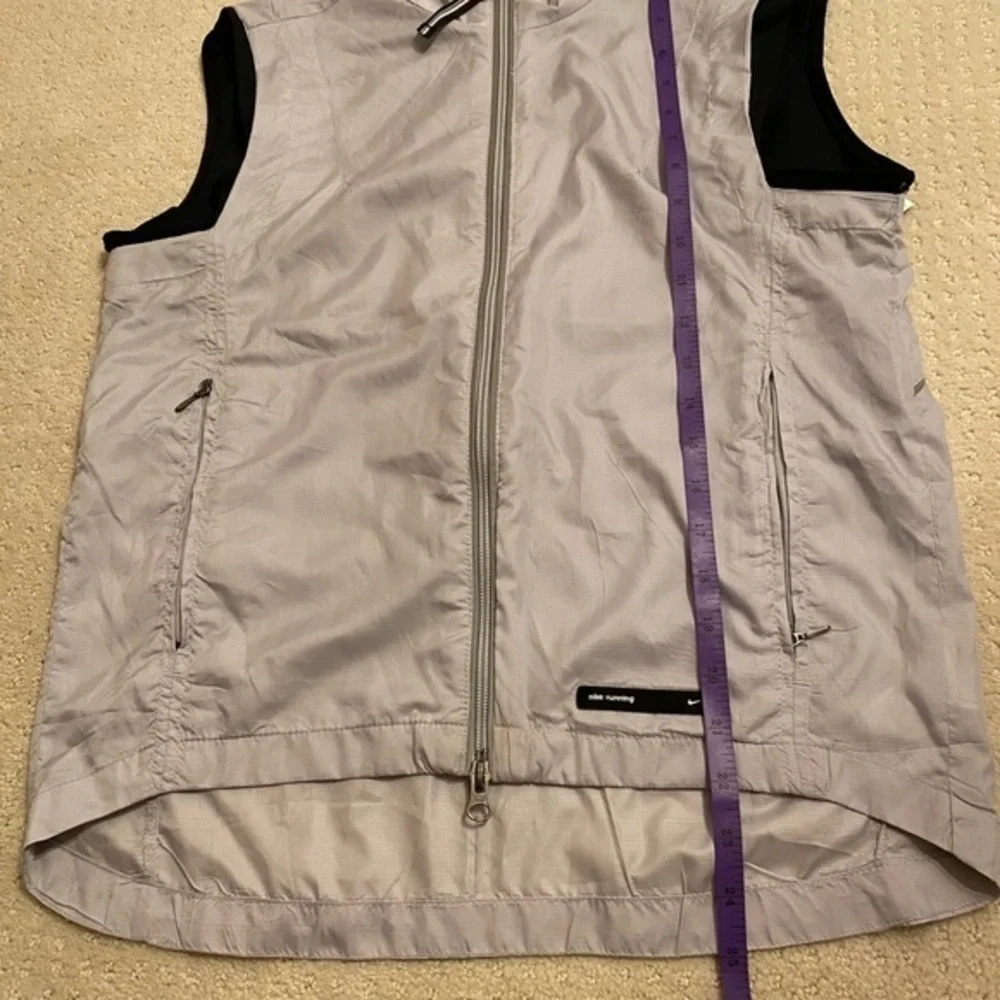 Women’s Nike Running Lightweight/Weatherproof Full Zip Vest
